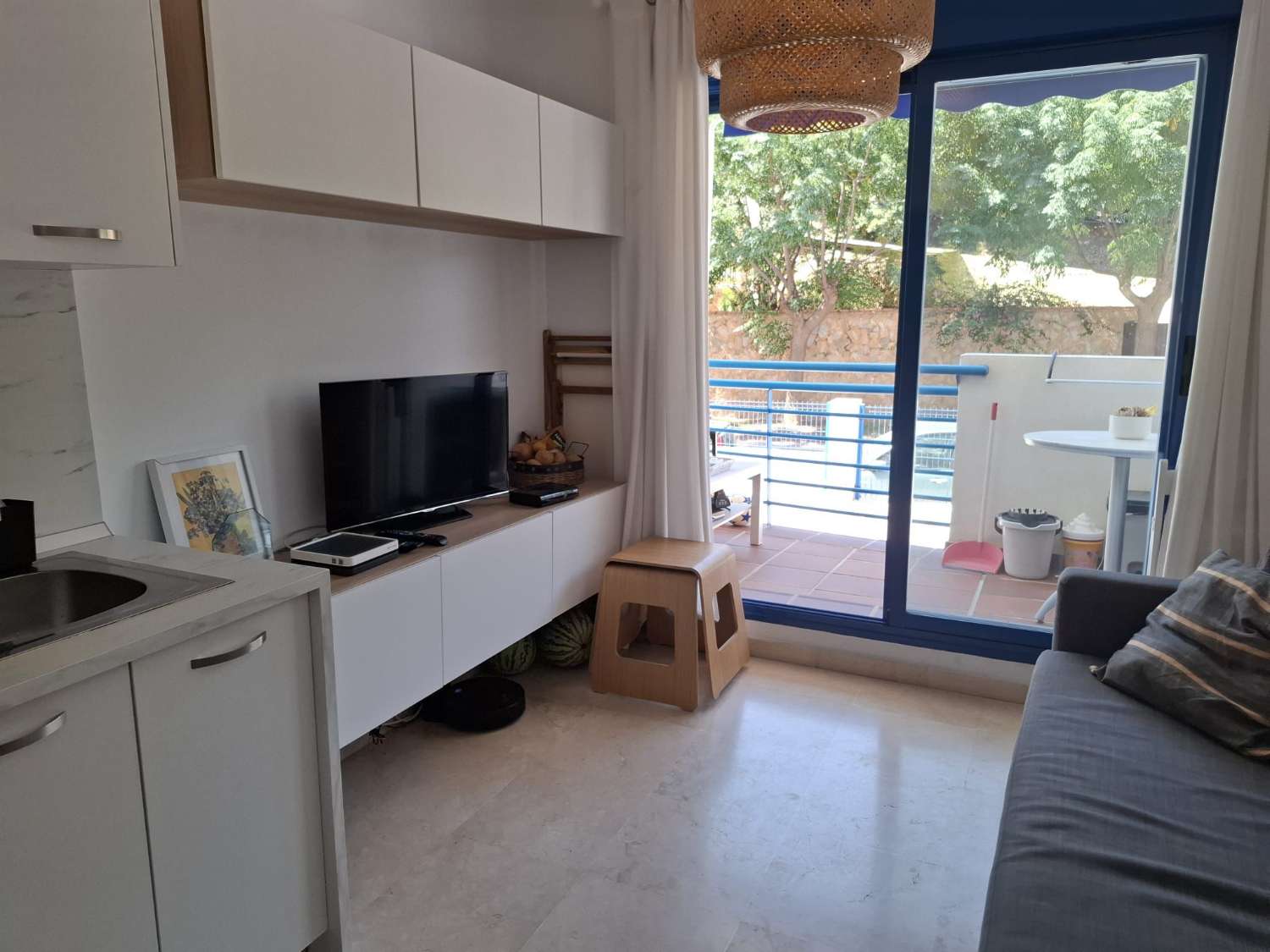 Se alquila desde ahora hasta30/6/2026 Y DESDE01/09/2026 - 30/06/2027 bonito apartamento en Benalmádena Costa a 150 metros de la playa