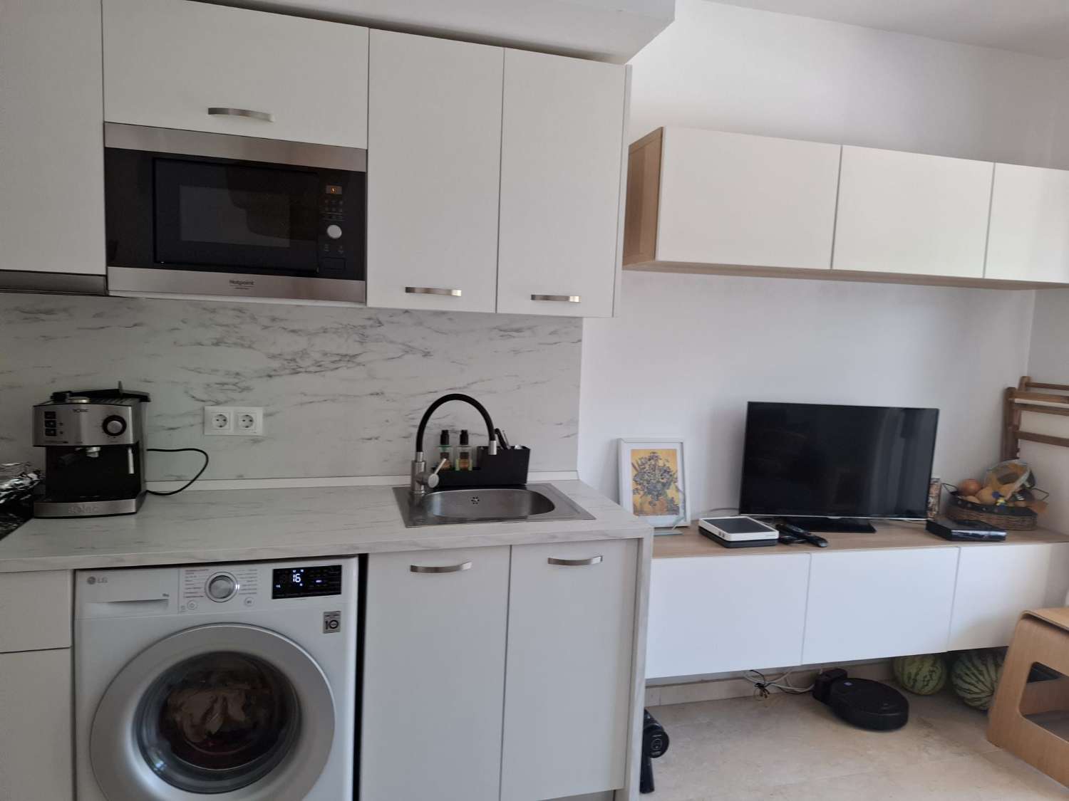 Se alquila desde ahora hasta30/6/2026 Y DESDE01/09/2026 - 30/06/2027 bonito apartamento en Benalmádena Costa a 150 metros de la playa