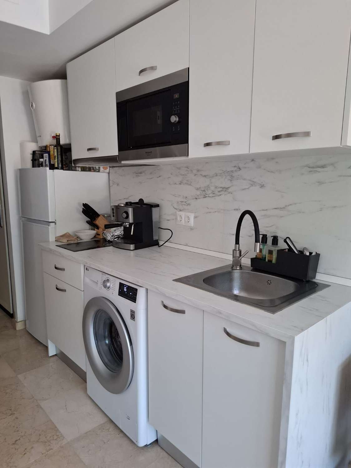 Se alquila desde ahora hasta30/6/2026 Y DESDE01/09/2026 - 30/06/2027 bonito apartamento en Benalmádena Costa a 150 metros de la playa