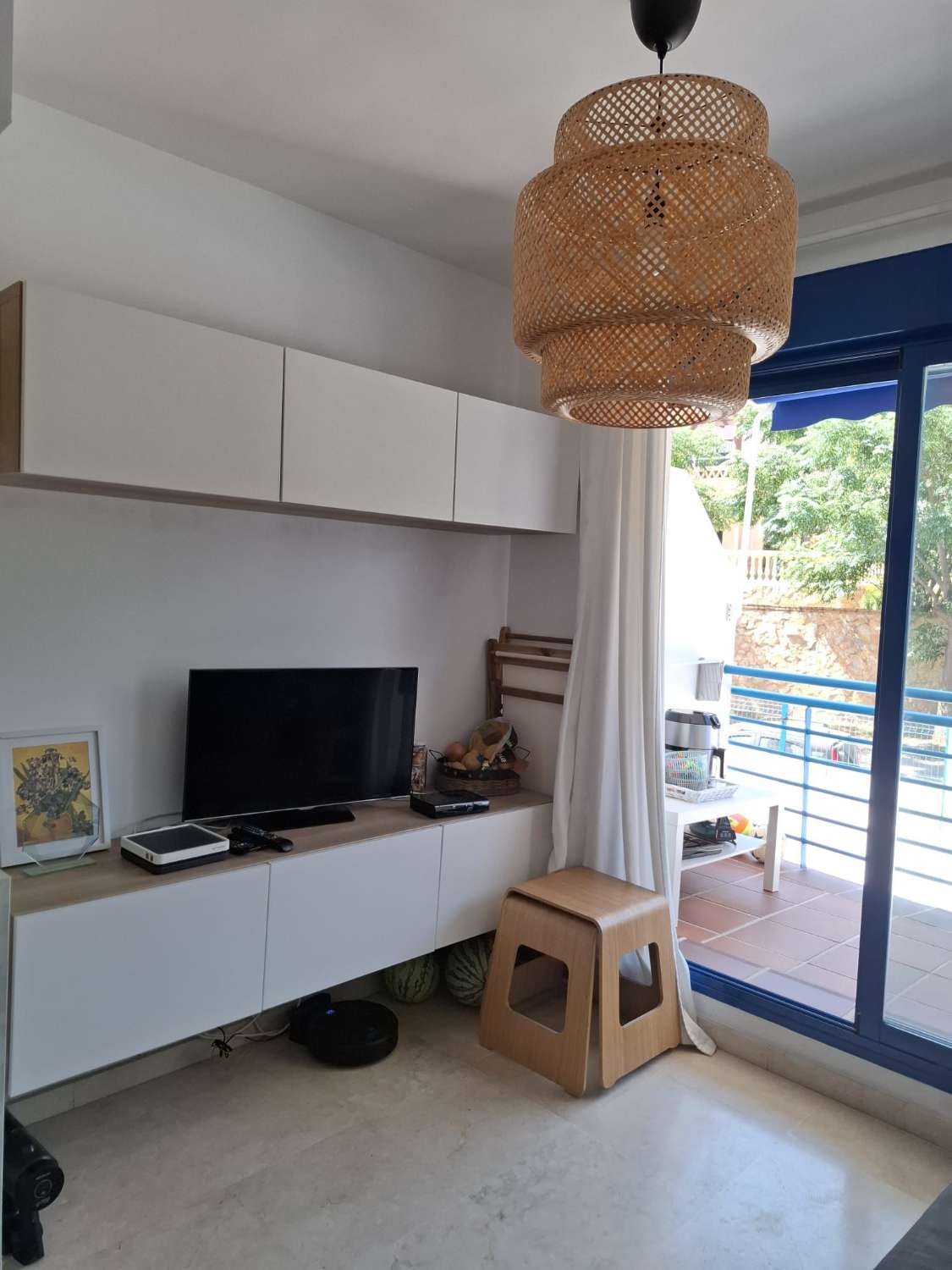 Se alquila desde ahora hasta30/6/2026 Y DESDE01/09/2026 - 30/06/2027 bonito apartamento en Benalmádena Costa a 150 metros de la playa