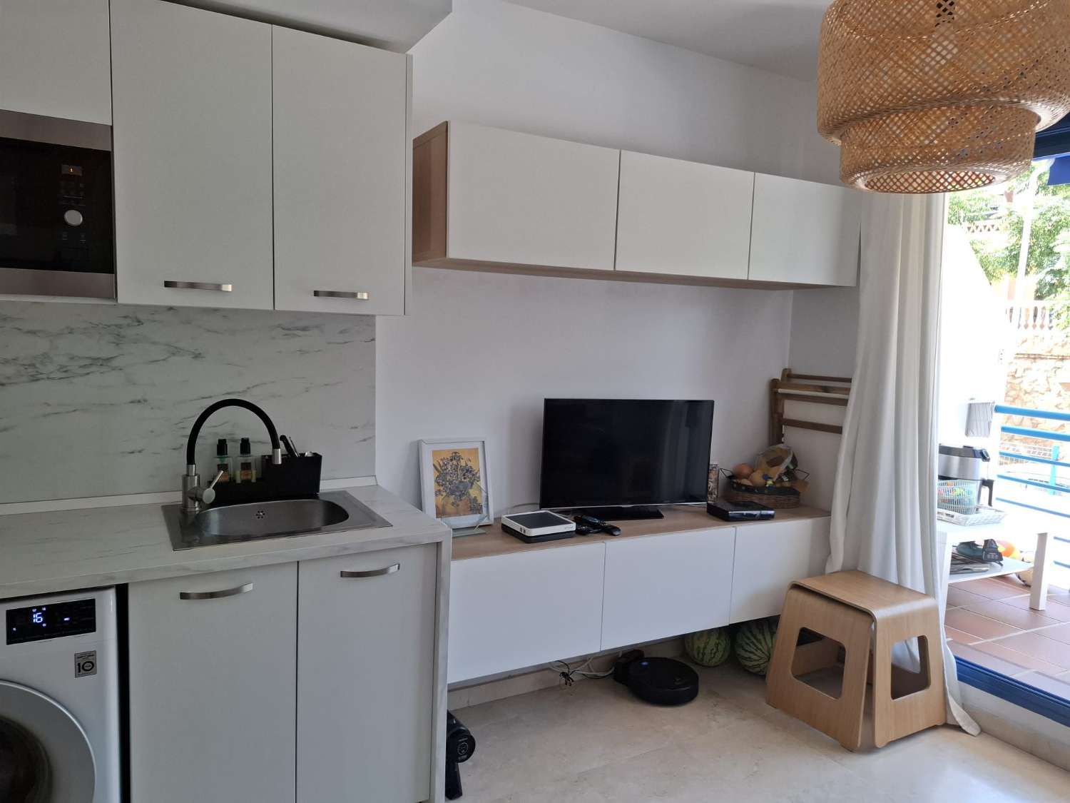 Se alquila desde ahora hasta30/6/2026 Y DESDE01/09/2026 - 30/06/2027 bonito apartamento en Benalmádena Costa a 150 metros de la playa