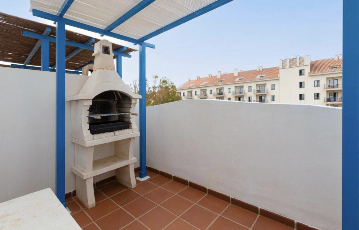 Se alquila del 1/9/2026 - 30/6/2027 bonito Duplex apartamento en Benalmadena Costa a 200 metros de la playa.