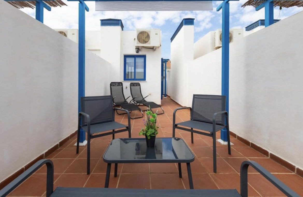 Se alquila del 1/9/2026 - 30/6/2027 bonito Duplex apartamento en Benalmadena Costa a 200 metros de la playa.