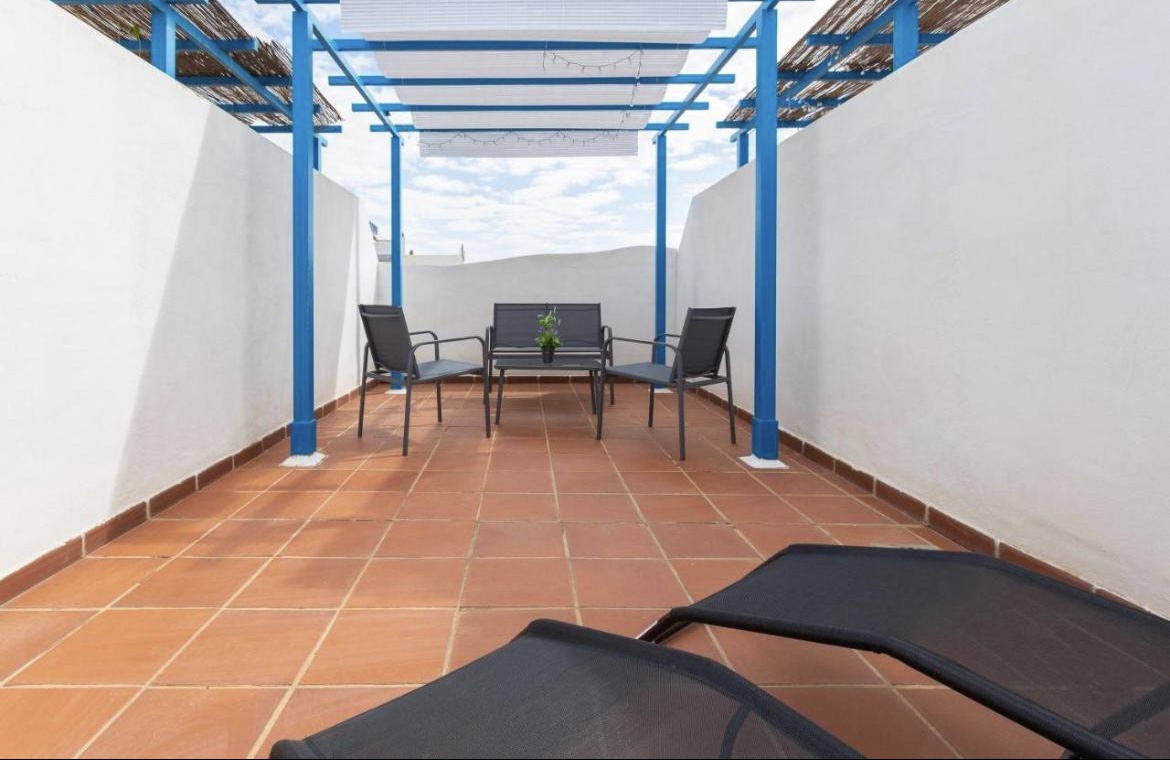 Se alquila del 1/9/2026 - 30/6/2027 bonito Duplex apartamento en Benalmadena Costa a 200 metros de la playa.