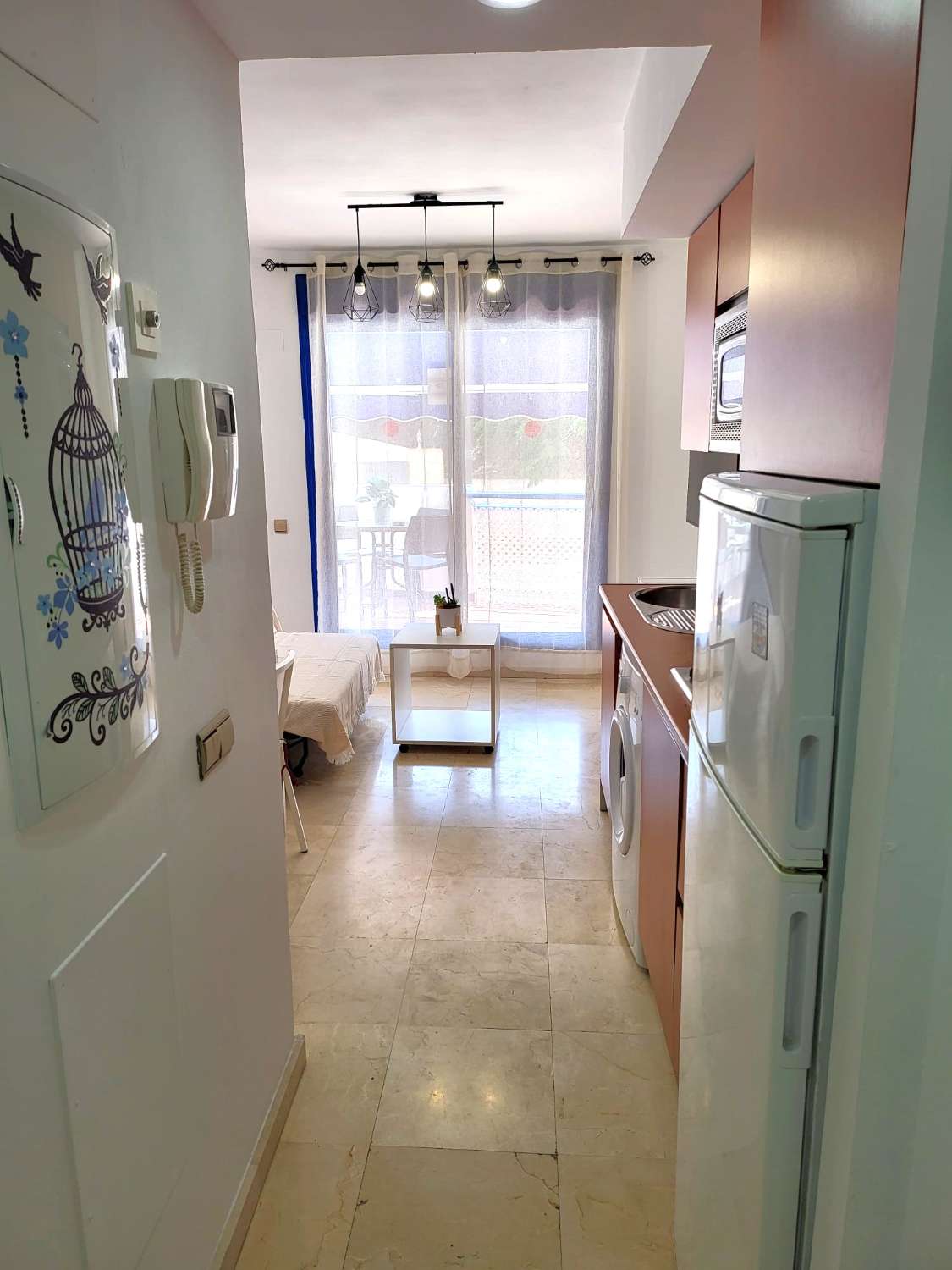 Se alquila desde 01/9/26 hasta el 30/6/2027 bonito apartamento en Benalmádena.