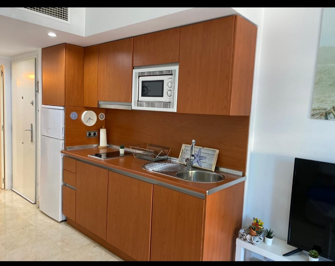 Se alquila desde 01/9/26 hasta el 30/6/2027 bonito apartamento en Benalmádena.