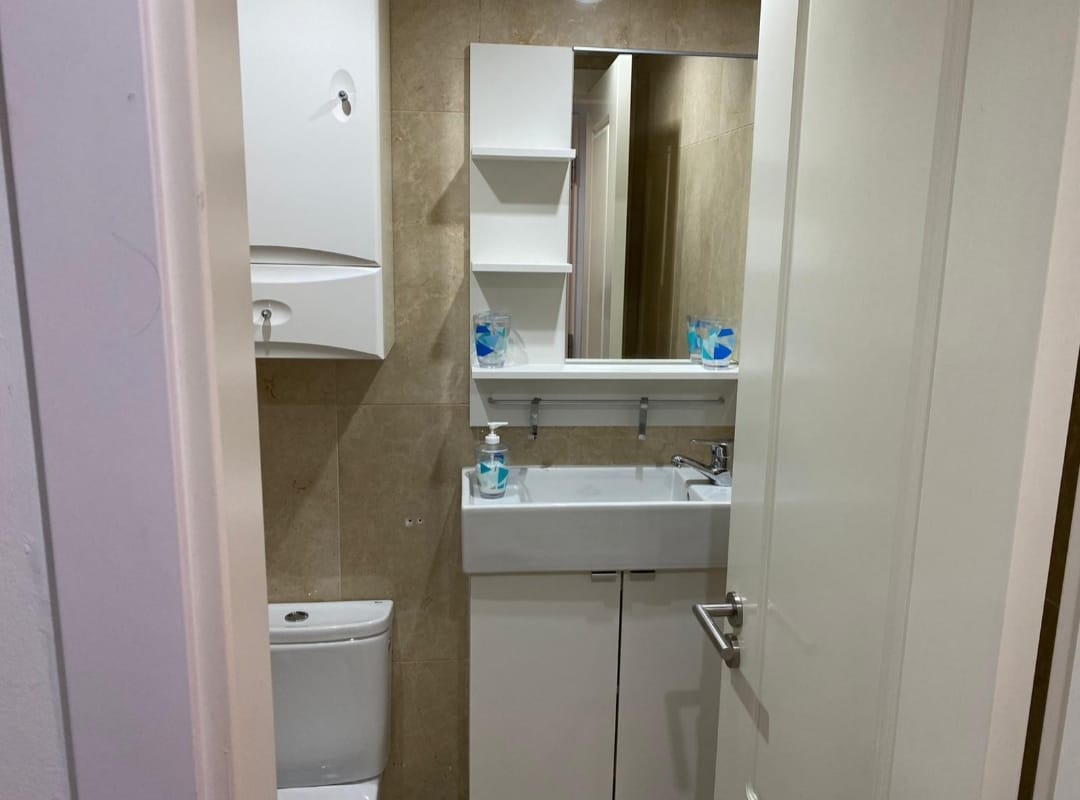 Se alquila desde 01/9/26 hasta el 30/6/2027 bonito apartamento en Benalmádena.