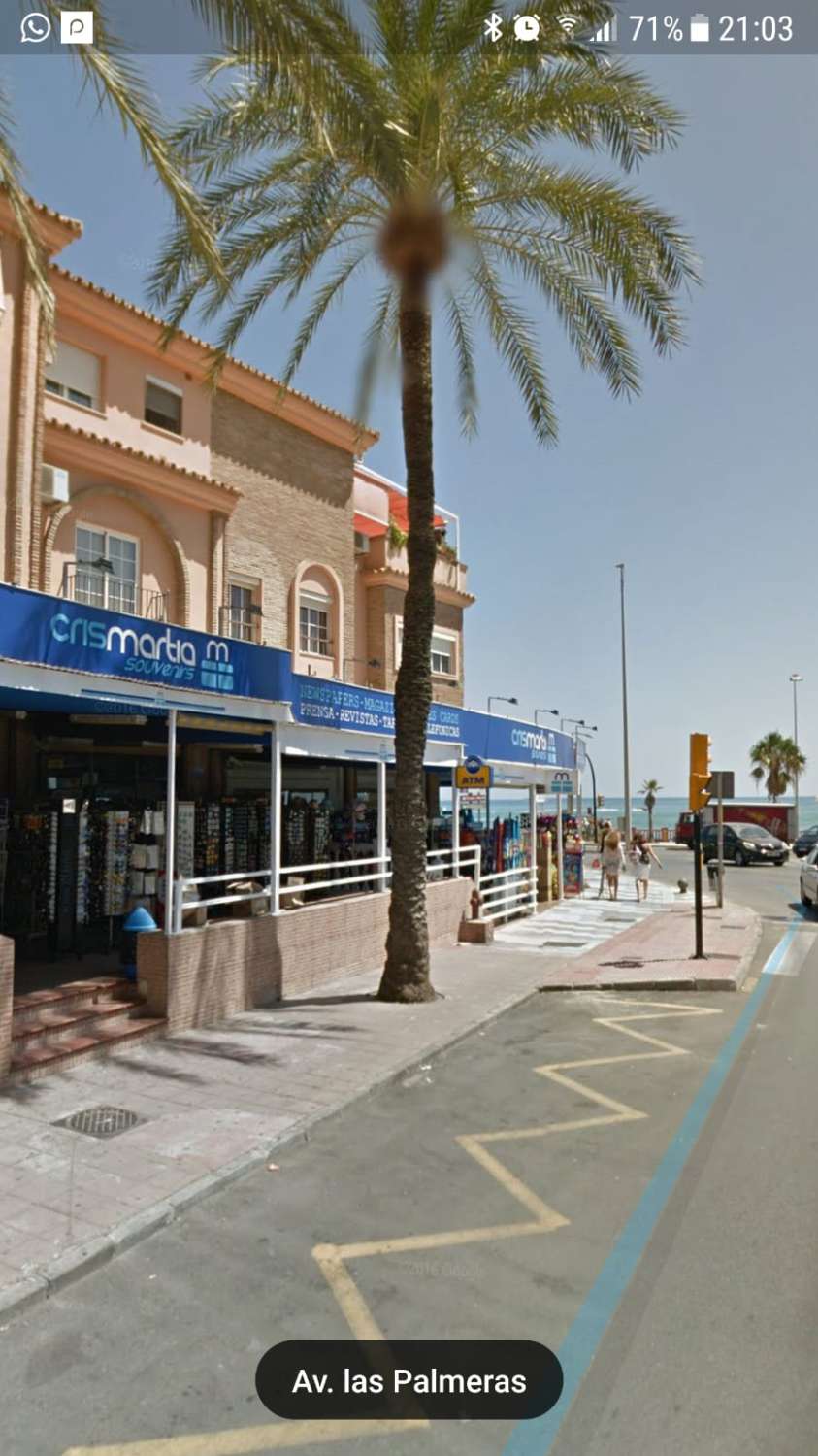 Se alquila del 1.10.26-31.5.27 APARTAMENTO EN 1ª LÍNEA DE PLAYA CON VISTAS LATERALES AL MAR EN BENALMÁDENA.