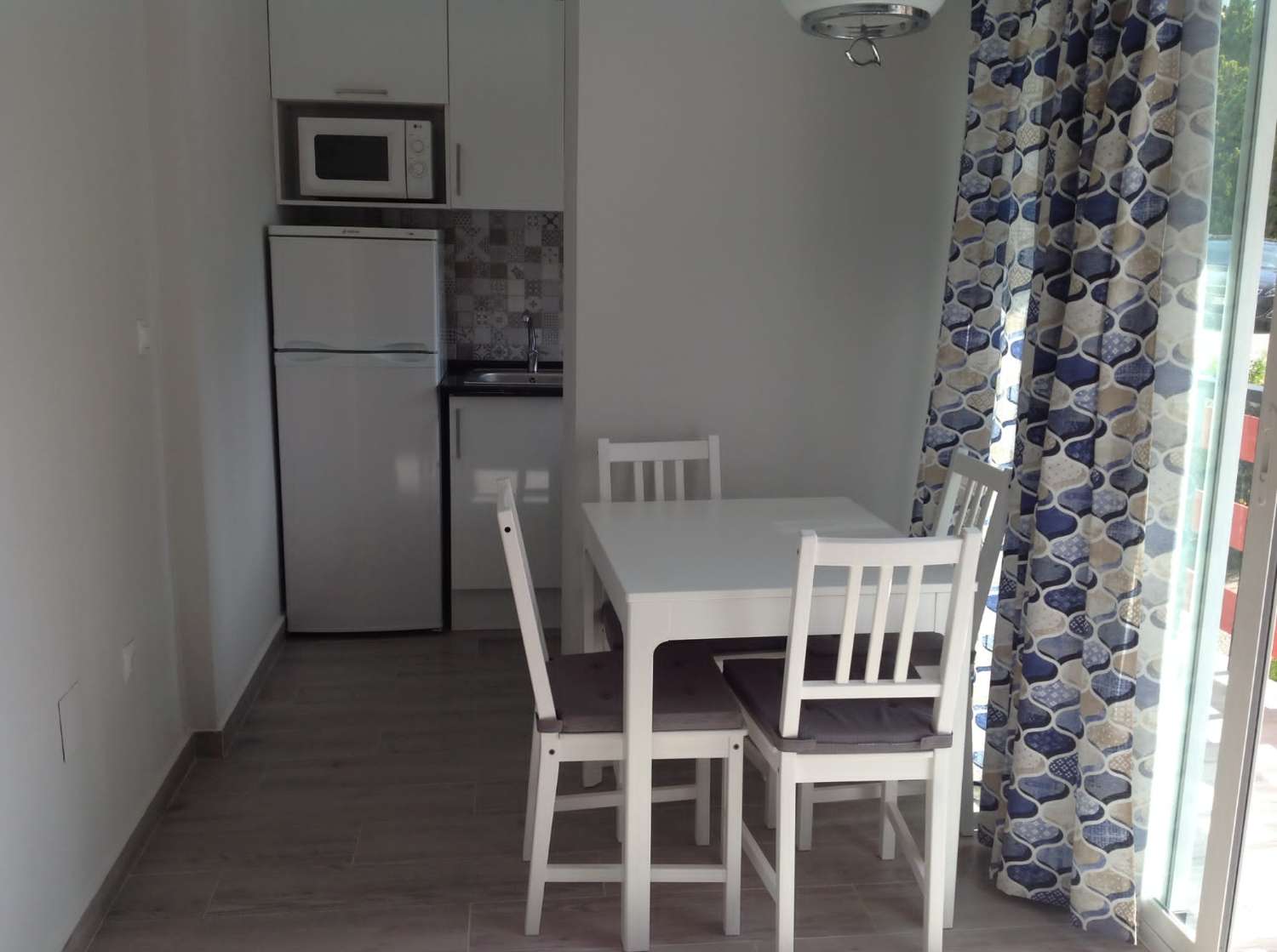 SE ALQUILA DESDE 1.9.26-15.6.27 BONITO APARTAMENTO A 100 METROS DE LA PLAYA EN BENALMADENA