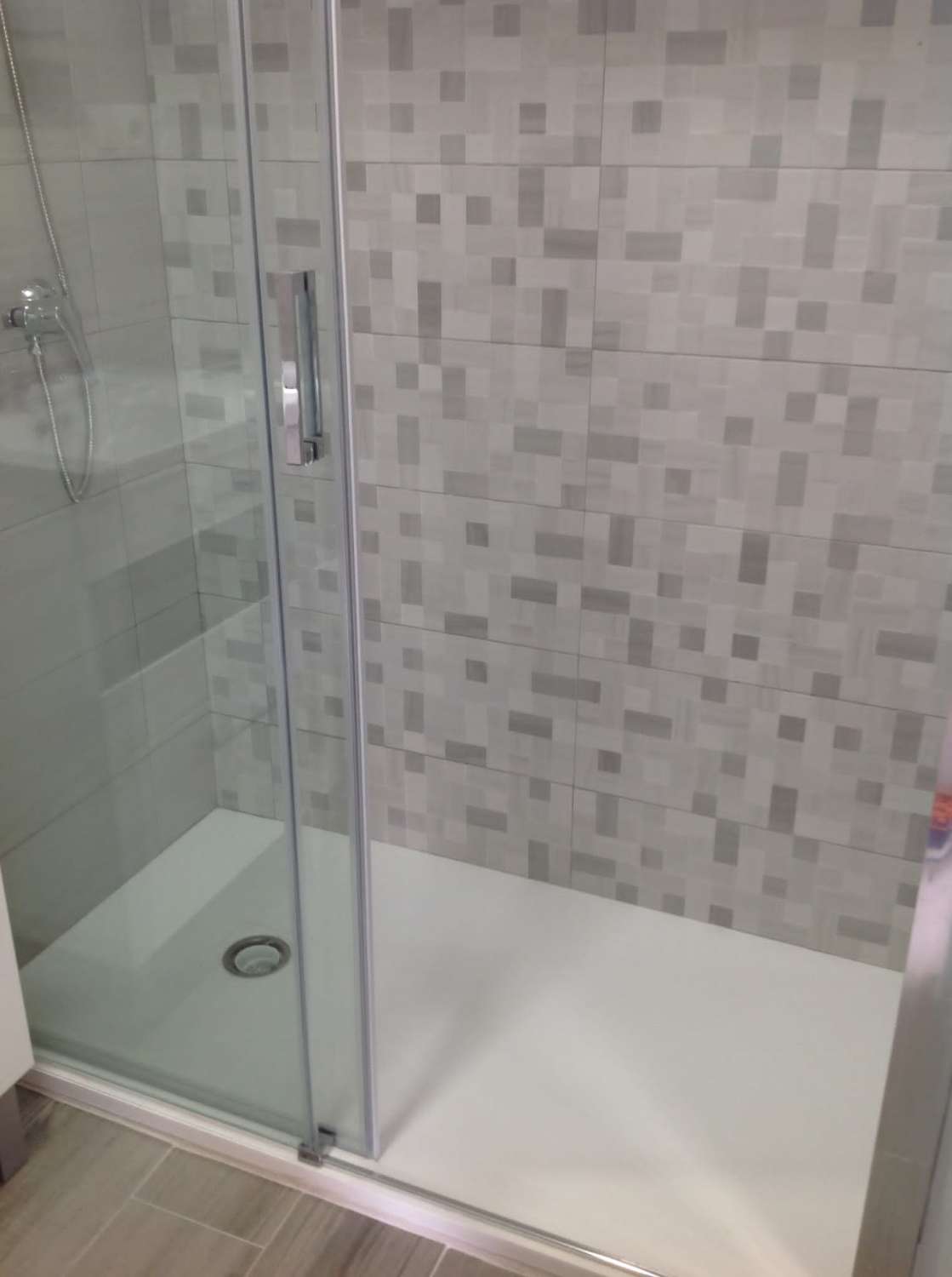 SE ALQUILA DESDE 1.9.26-15.6.27 BONITO APARTAMENTO A 100 METROS DE LA PLAYA EN BENALMADENA