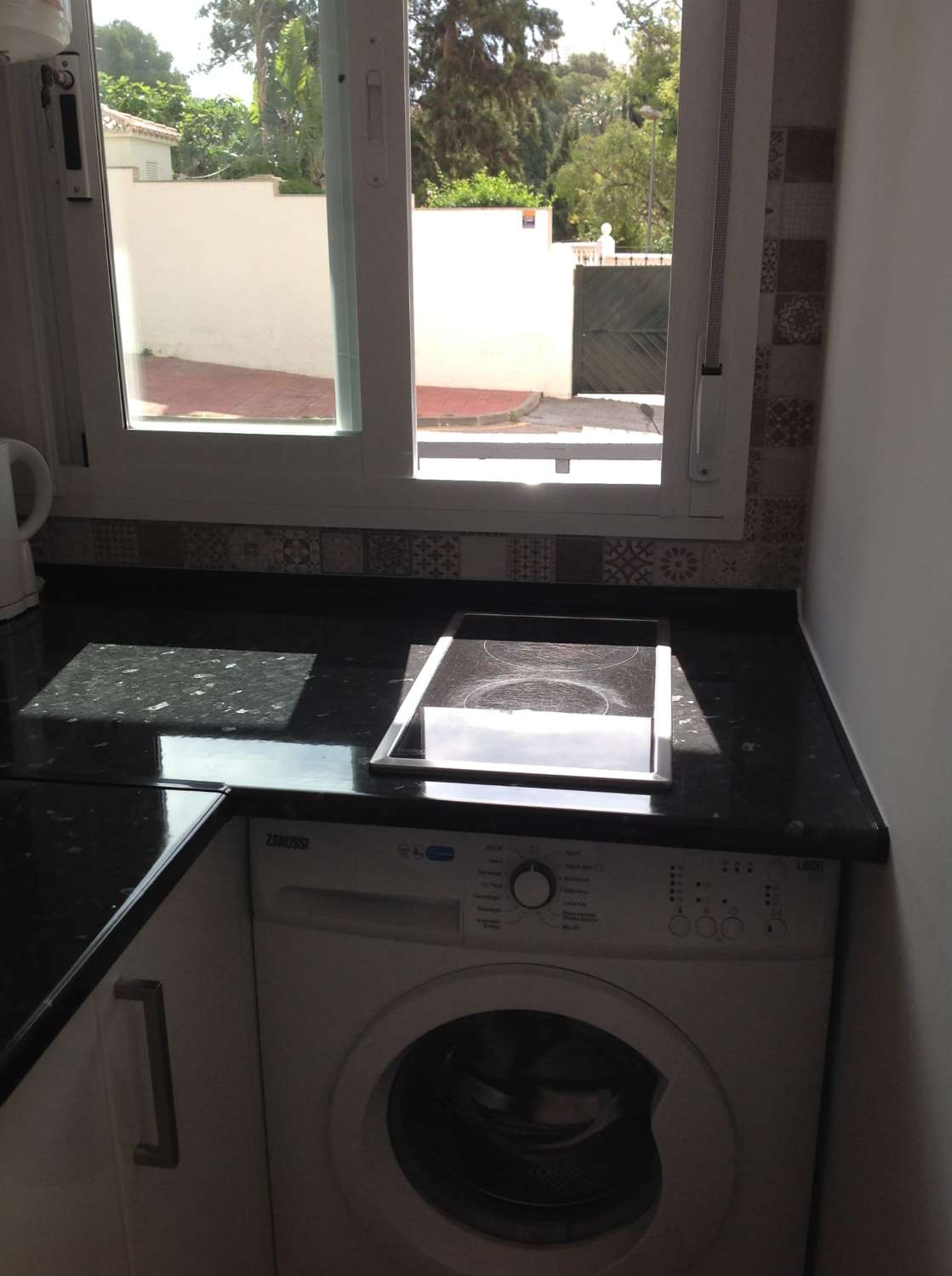 SE ALQUILA DESDE 1.9.26-15.6.27 BONITO APARTAMENTO A 100 METROS DE LA PLAYA EN BENALMADENA