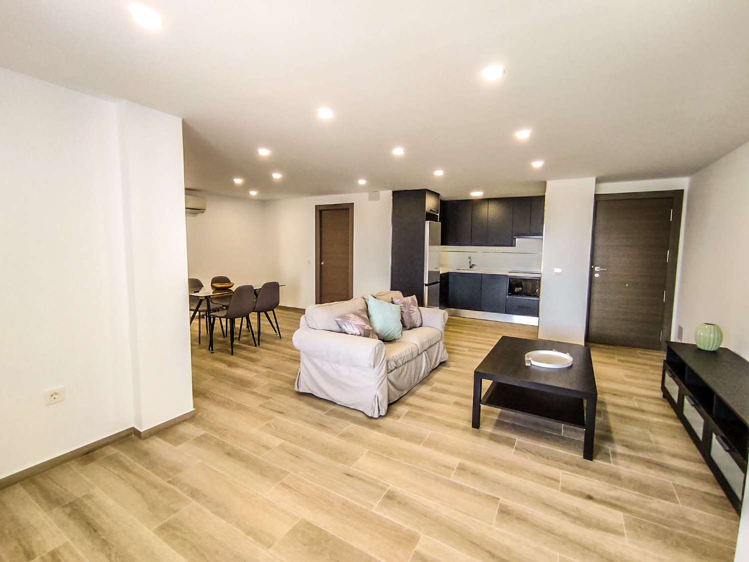 E ALQUILA HASTA 30.06.2026 Y DESDE 01/09/2026 HASTA 30/06/2027 APARTAMENTO A ESTRENAR CON VISTAS AL MAR EN ZONA SANTANGELO (ARROYO DE LA MIEL )