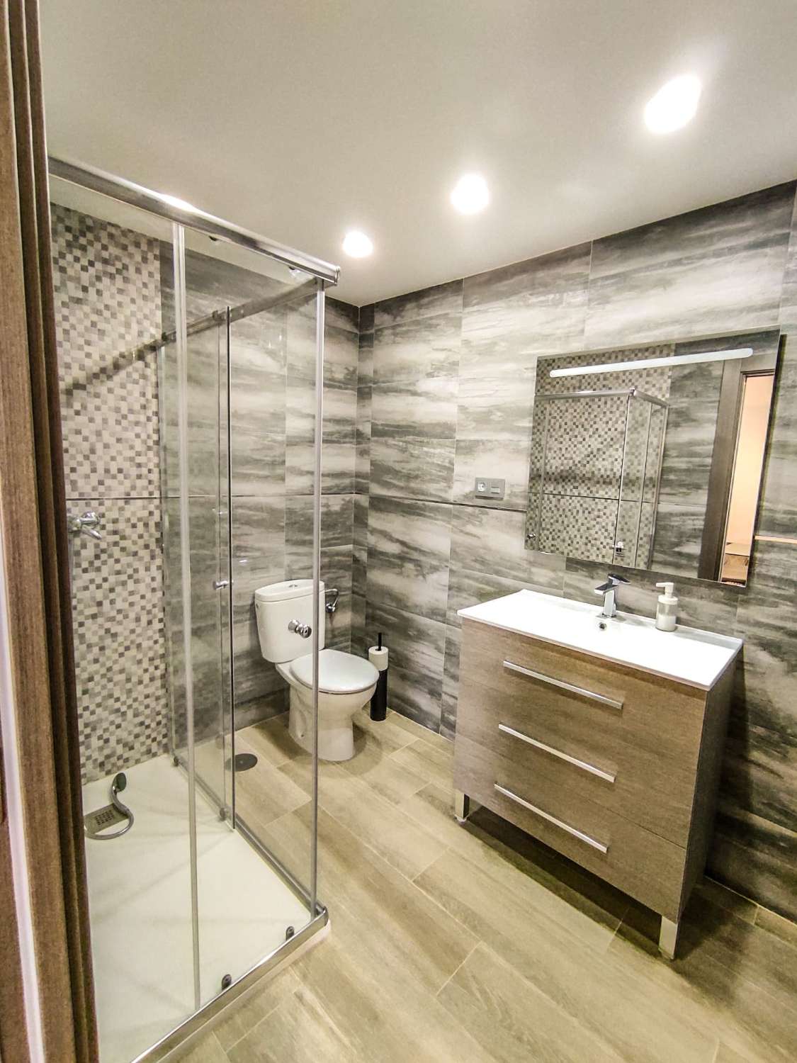 E ALQUILA HASTA 30.06.2026 Y DESDE 01/09/2026 HASTA 30/06/2027 APARTAMENTO A ESTRENAR CON VISTAS AL MAR EN ZONA SANTANGELO (ARROYO DE LA MIEL )