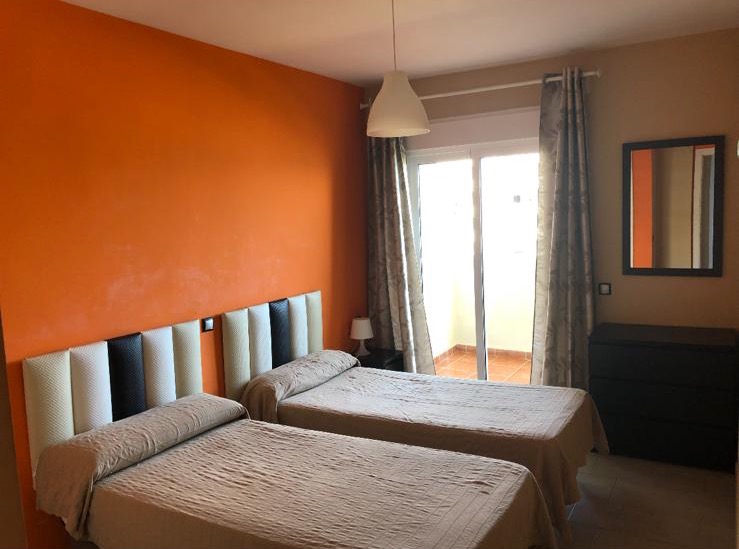 SE ALQUILA DESDE 15/10/26-21/3/27- BONITO APARTAMENTO CON VISTAS AL MAR EN BENALMÁDENA
