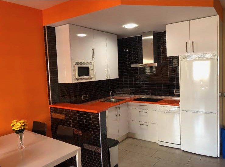 SE ALQUILA DESDE 15/10/26-21/3/27- BONITO APARTAMENTO CON VISTAS AL MAR EN BENALMÁDENA