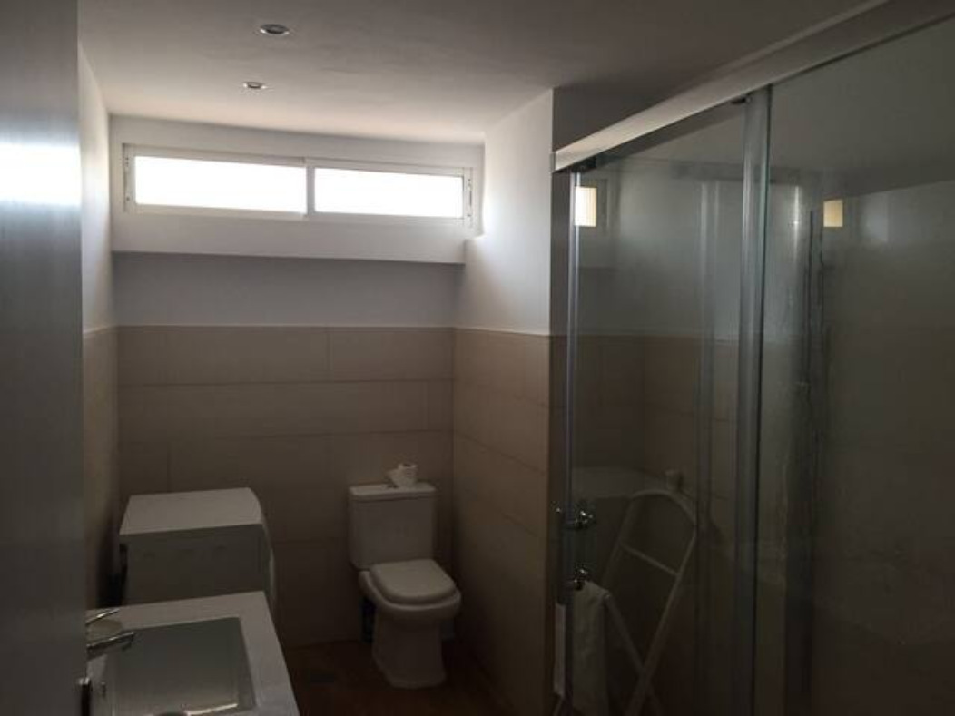 SE ALQUILA 01.04.26 - 31.05.27 MAGNIFICO APARTAMENTO CON VISTAS AL MAR EN 1ª LINEA EN FUENGIROLA