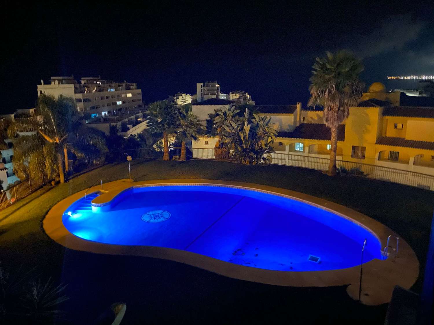 SE ALQUILA DESDE  1.9.26-30.6.27 PRECIOSO APARTAMENTO CON VISTAS AL MAR EN BENALMADENA