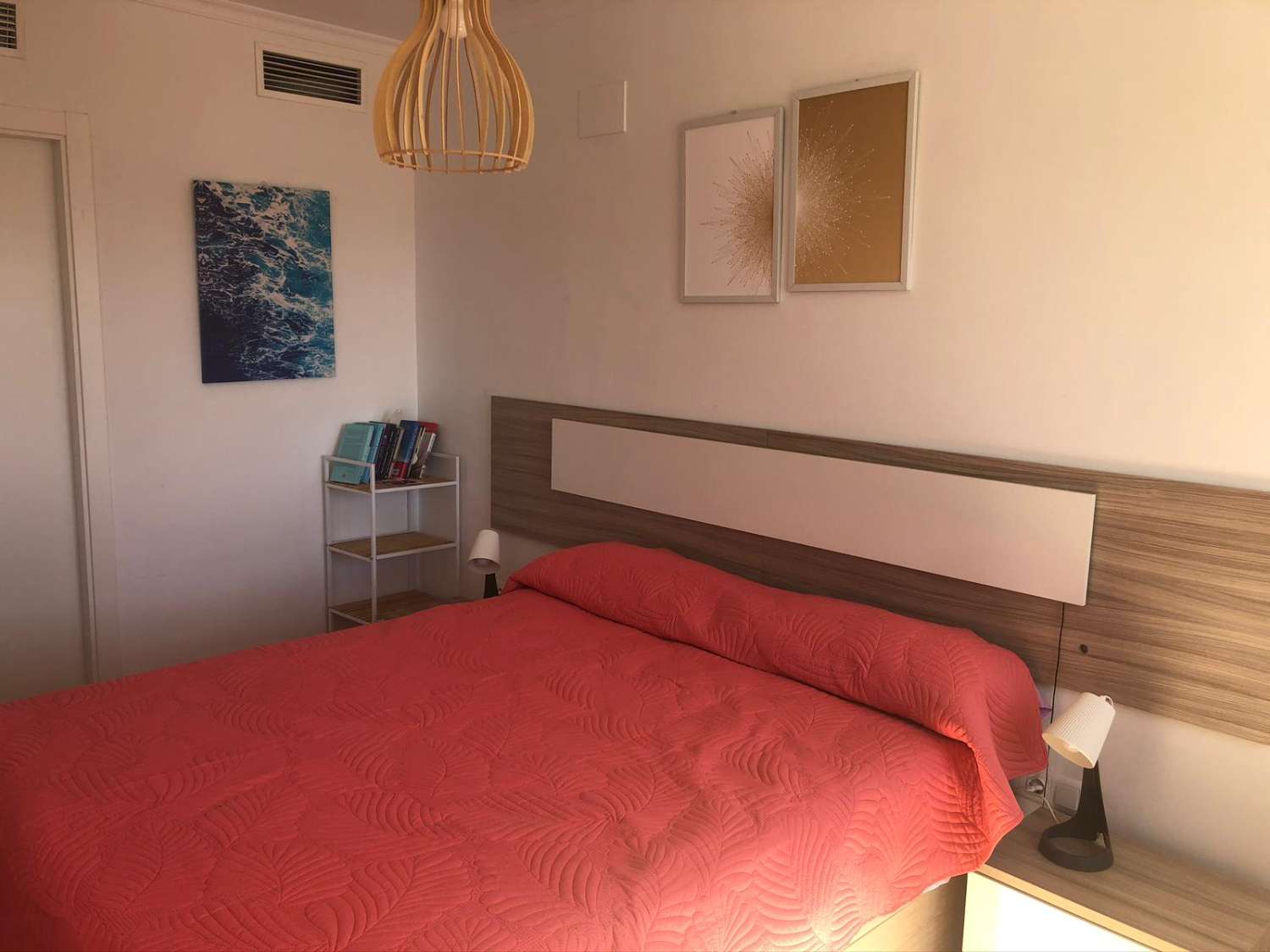 SE ALQUILA DESDE  1.9.26-30.6.27 PRECIOSO APARTAMENTO CON VISTAS AL MAR EN BENALMADENA