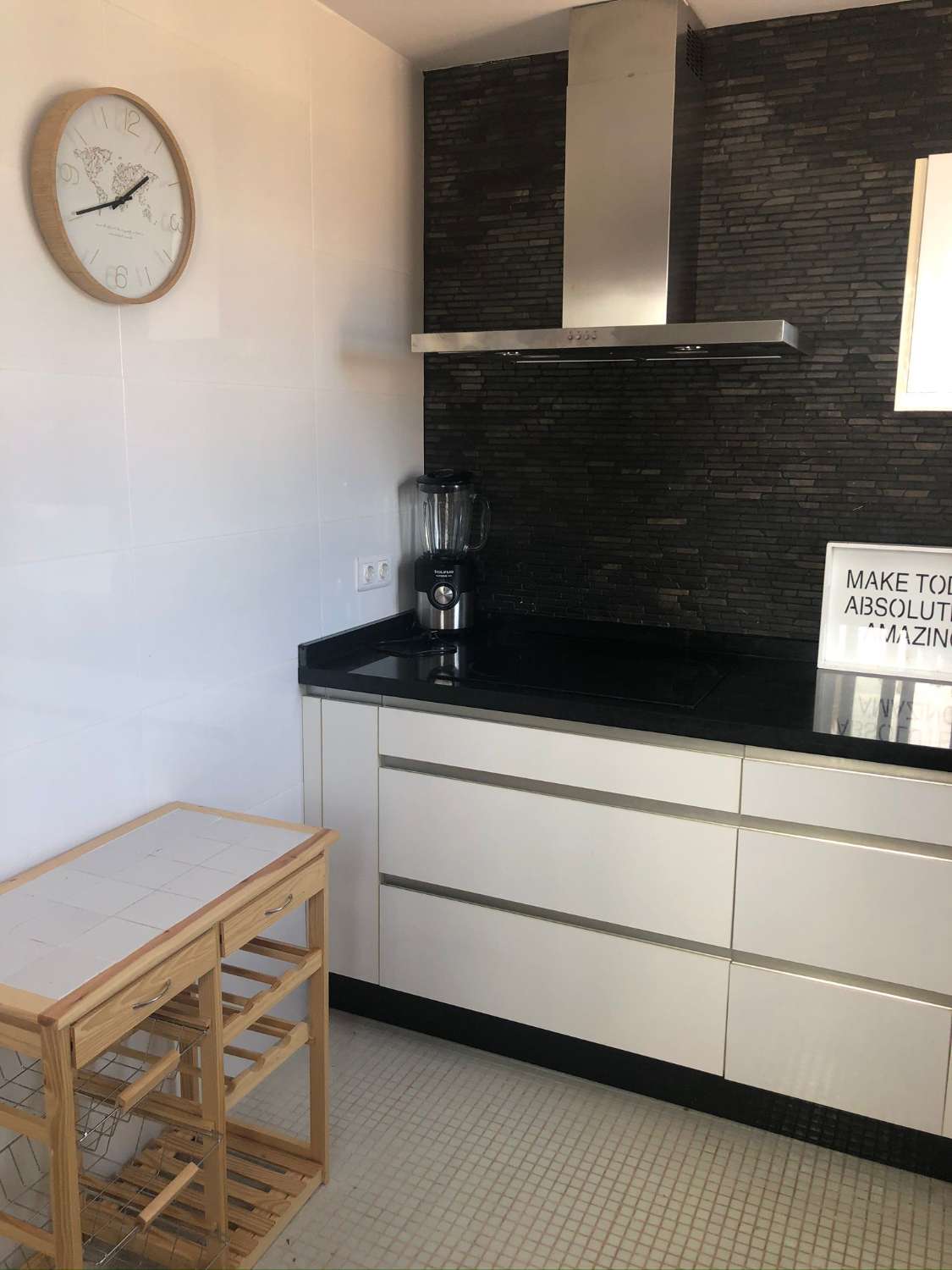 SE ALQUILA DESDE  1.9.26-30.6.27 PRECIOSO APARTAMENTO CON VISTAS AL MAR EN BENALMADENA