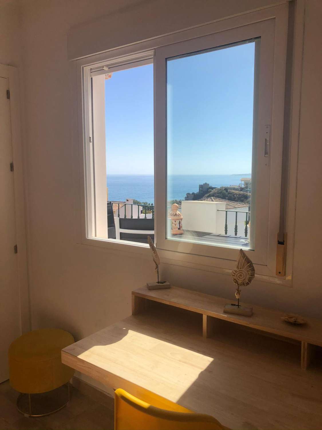 SE ALQUILA DESDE  1.9.26-30.6.27 PRECIOSO APARTAMENTO CON VISTAS AL MAR EN BENALMADENA