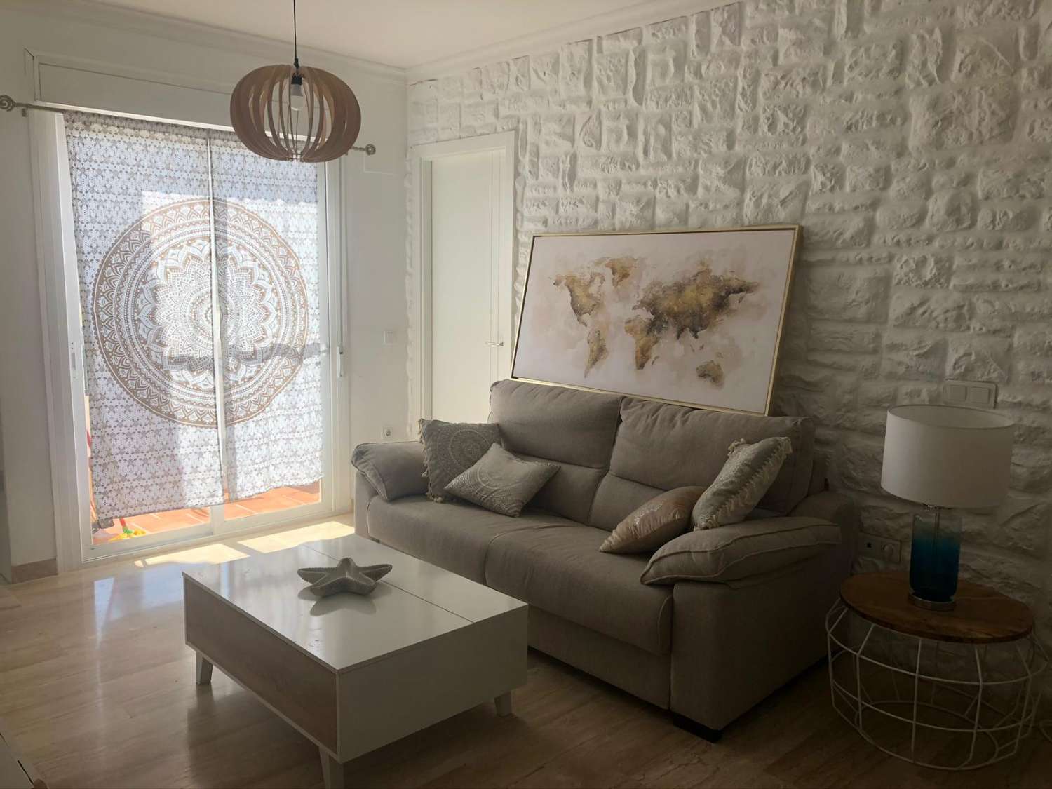 SE ALQUILA DESDE  1.9.26-30.6.27 PRECIOSO APARTAMENTO CON VISTAS AL MAR EN BENALMADENA