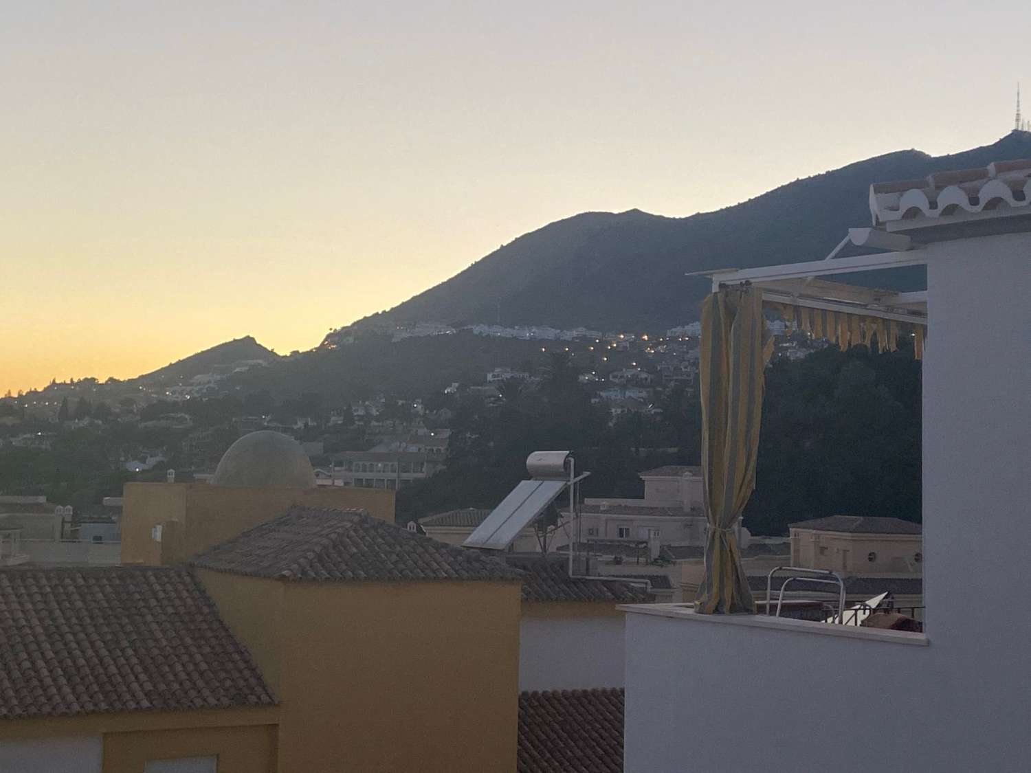 SE ALQUILA DESDE  1.9.26-30.6.27 PRECIOSO APARTAMENTO CON VISTAS AL MAR EN BENALMADENA