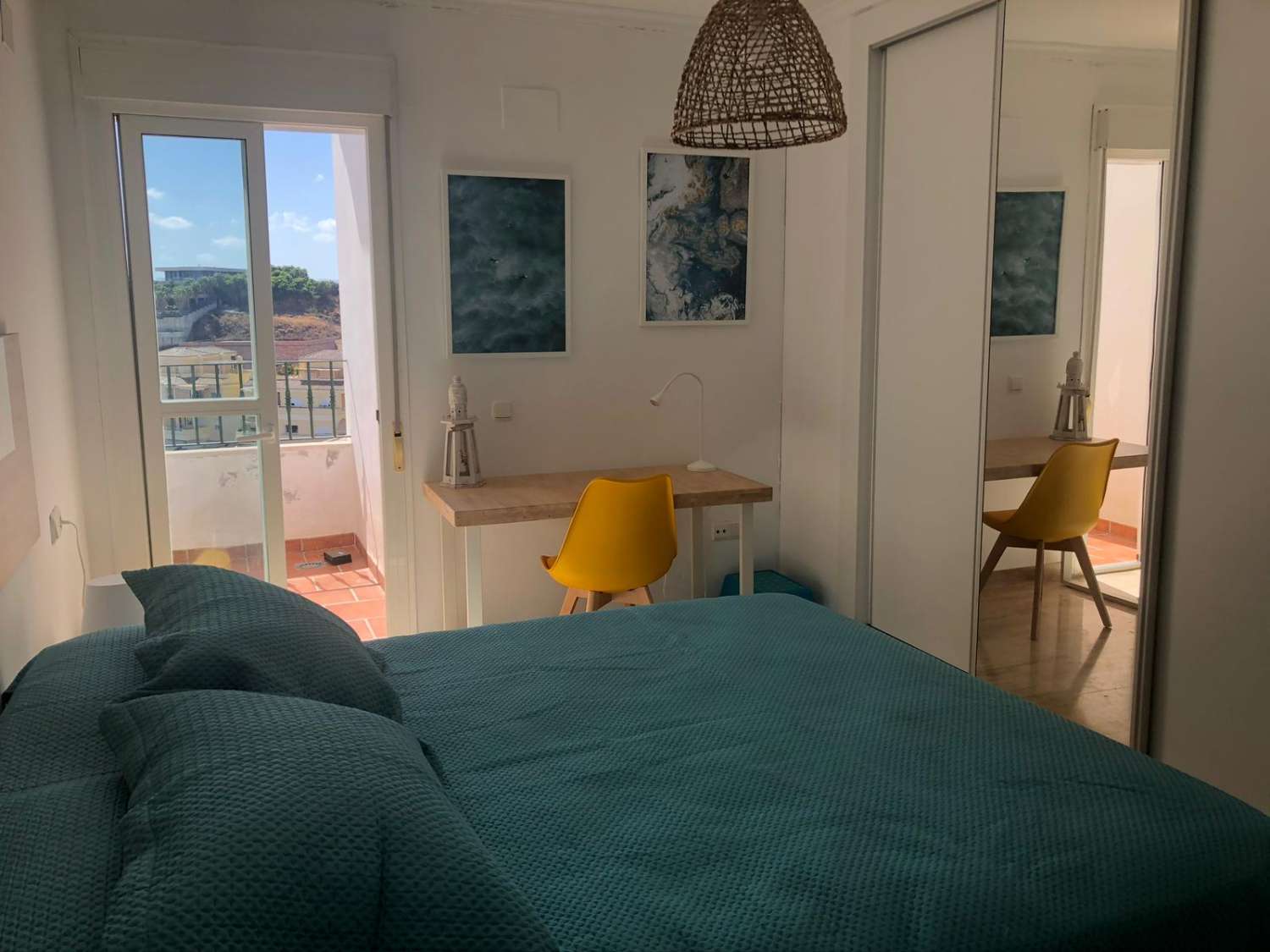 SE ALQUILA DESDE  1.9.26-30.6.27 PRECIOSO APARTAMENTO CON VISTAS AL MAR EN BENALMADENA