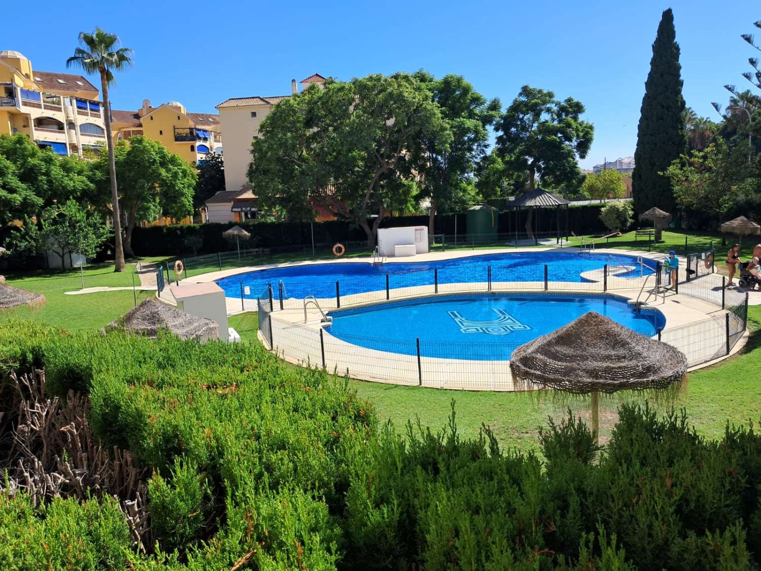 SE ALQUILA DE 1.10.26-30.06.27 BONITO APARTAMENTOCON VISTAS AL MAR EN CENTRO DE ARROYO DE LA MIEL