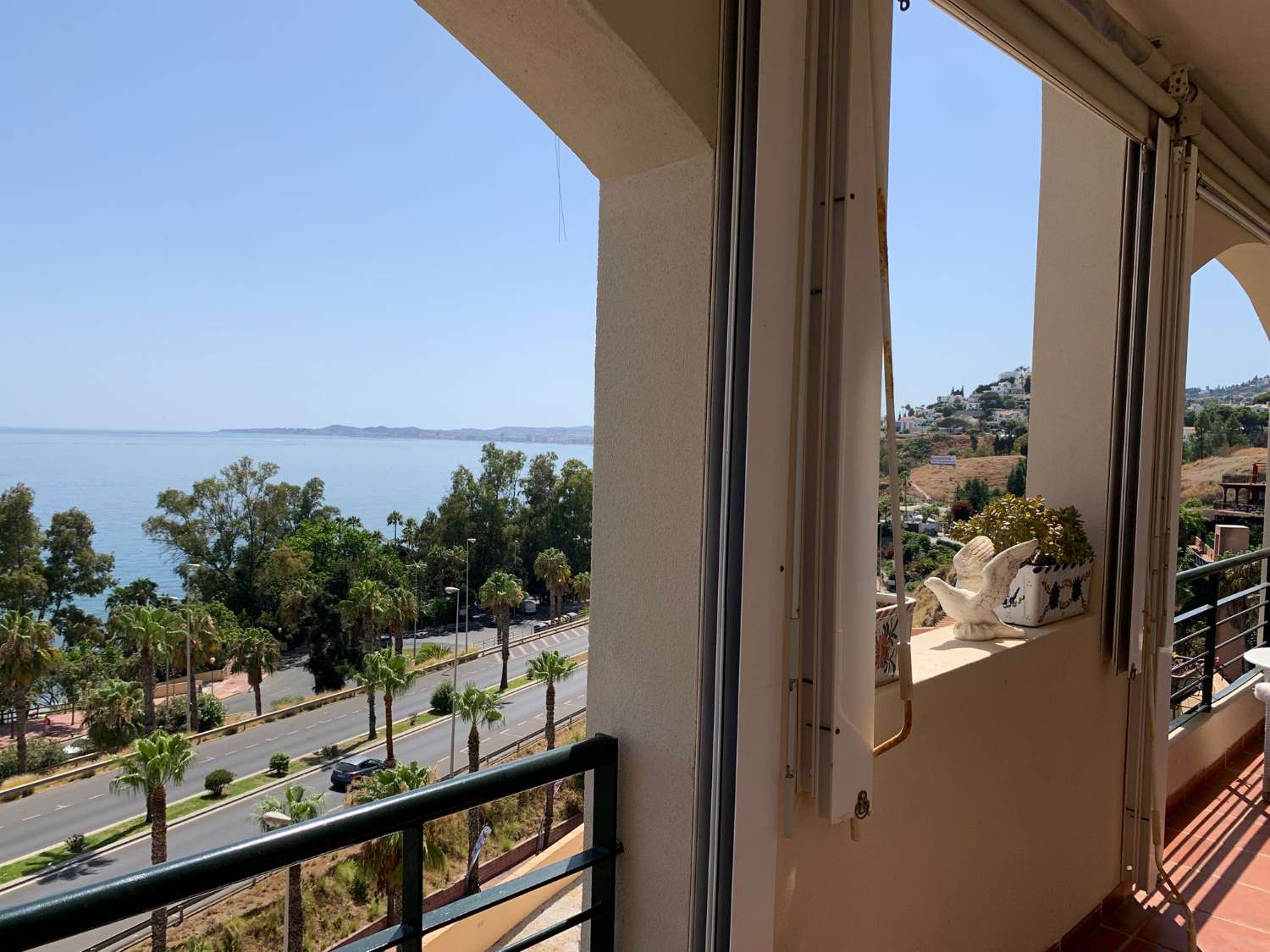 SE ALQUILA DESDE AHORA HASTA 30.6.26 Y DESDE 01/09/2026-30/06/2027 BONITO ATICO CON VISTAS AL MAR FRONTALES EN NUEVA TORREQUEBRADA (BENALMADENA )