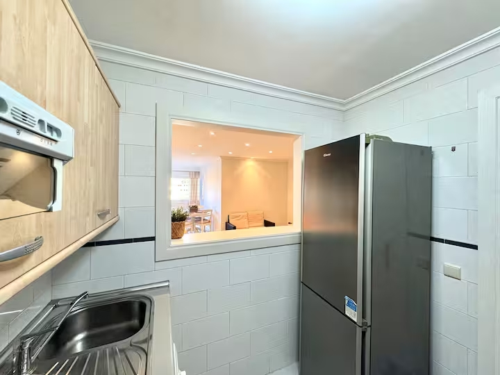 SE ALQUILA HASTA 31.5.26 Y DESDE 01/10/2026 HASTA 31/05/2027 MAGNIFICO APARTAMENTO CON VISTAS AL MAR EN 1ª LINEA DE PLAYA EN BENALMADENA