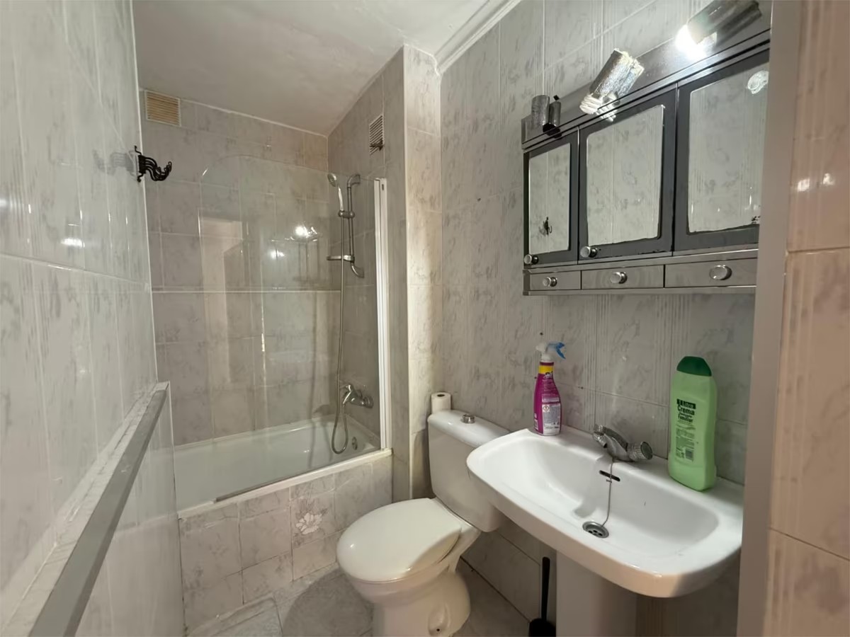 VILLA MED HAVSUTSIKT TILL SALU I MONTEALTO TILL OMBYGGNAD (BENALMADENA)