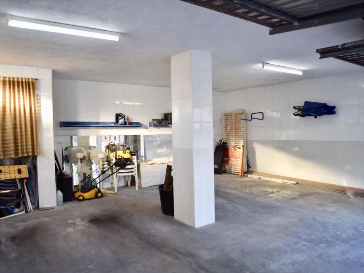 VILLA MED HAVSUTSIKT TILL SALU I MONTEALTO TILL OMBYGGNAD (BENALMADENA)