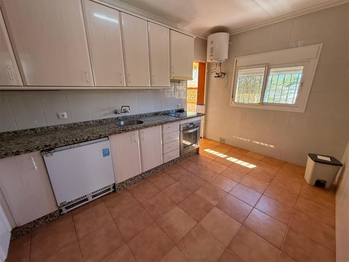 VILLA MED HAVSUTSIKT TILL SALU I MONTEALTO TILL OMBYGGNAD (BENALMADENA)