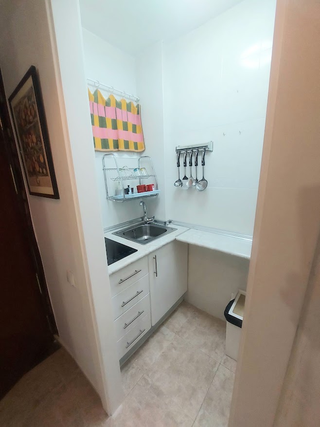 À LOUER DU 01/09/2026 AU 30/06/2027 BEL STUDIO À ARROYO DE LA MIEL (BÉNALDADENA)