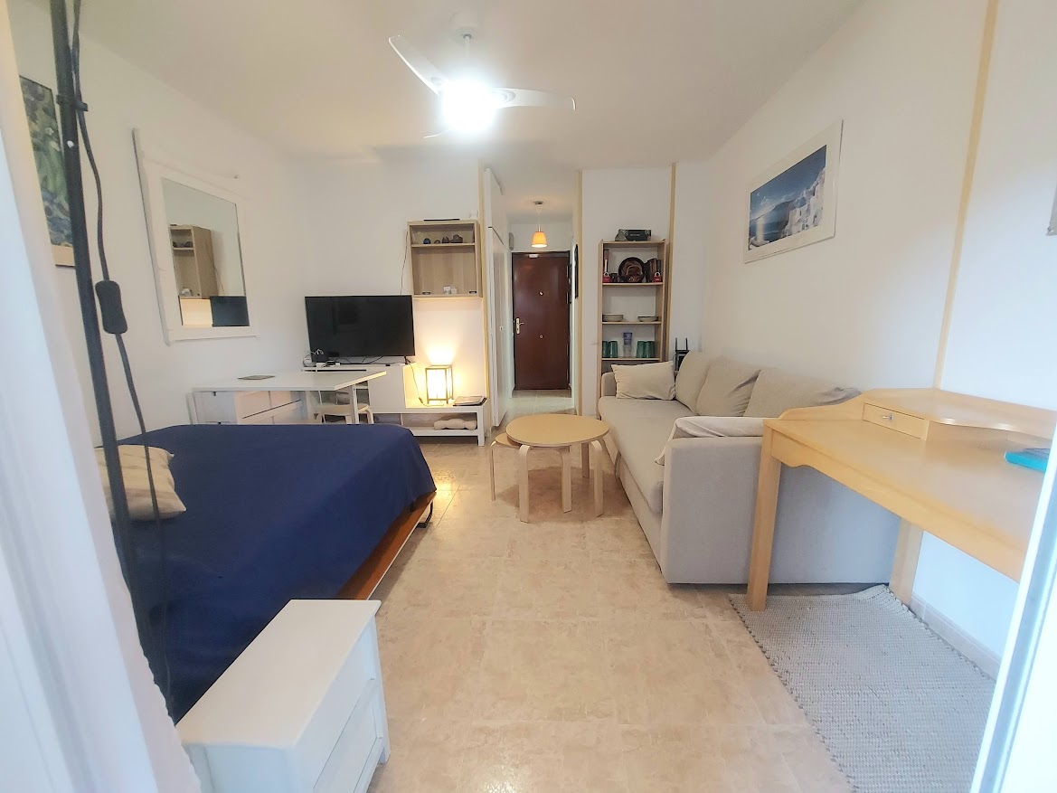 À LOUER DU 01/09/2026 AU 30/06/2027 BEL STUDIO À ARROYO DE LA MIEL (BÉNALDADENA)