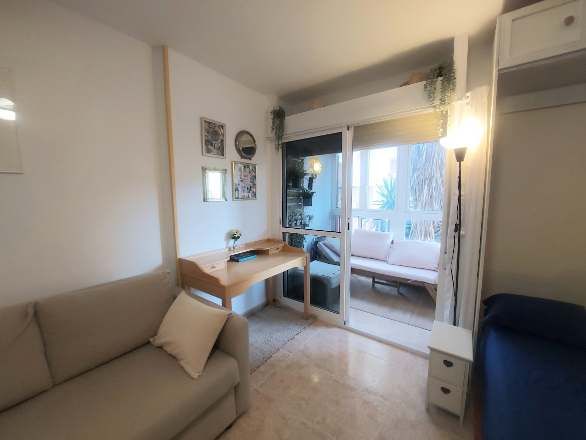 À LOUER DU 01/09/2026 AU 30/06/2027 BEL STUDIO À ARROYO DE LA MIEL (BÉNALDADENA)