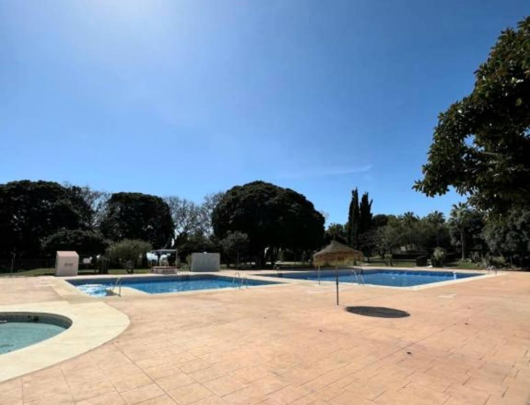 À LOUER DU 01/09/2026 AU 30/06/2027 BEL STUDIO À ARROYO DE LA MIEL (BÉNALDADENA)