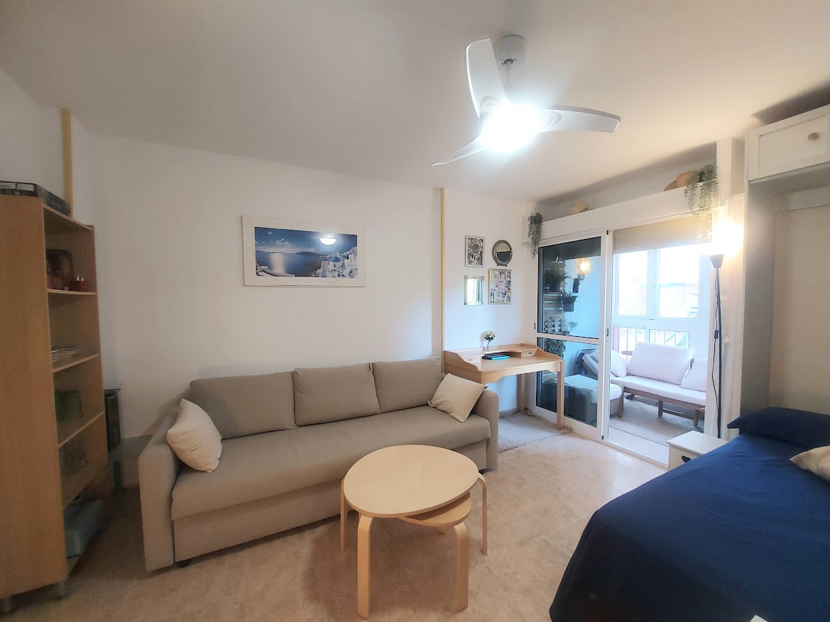 À LOUER DU 01/09/2026 AU 30/06/2027 BEL STUDIO À ARROYO DE LA MIEL (BÉNALDADENA)