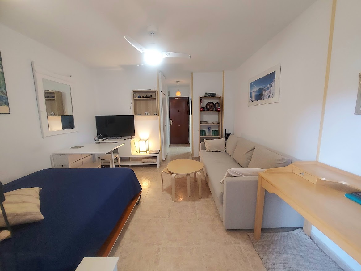 À LOUER DU 01/09/2026 AU 30/06/2027 BEL STUDIO À ARROYO DE LA MIEL (BÉNALDADENA)