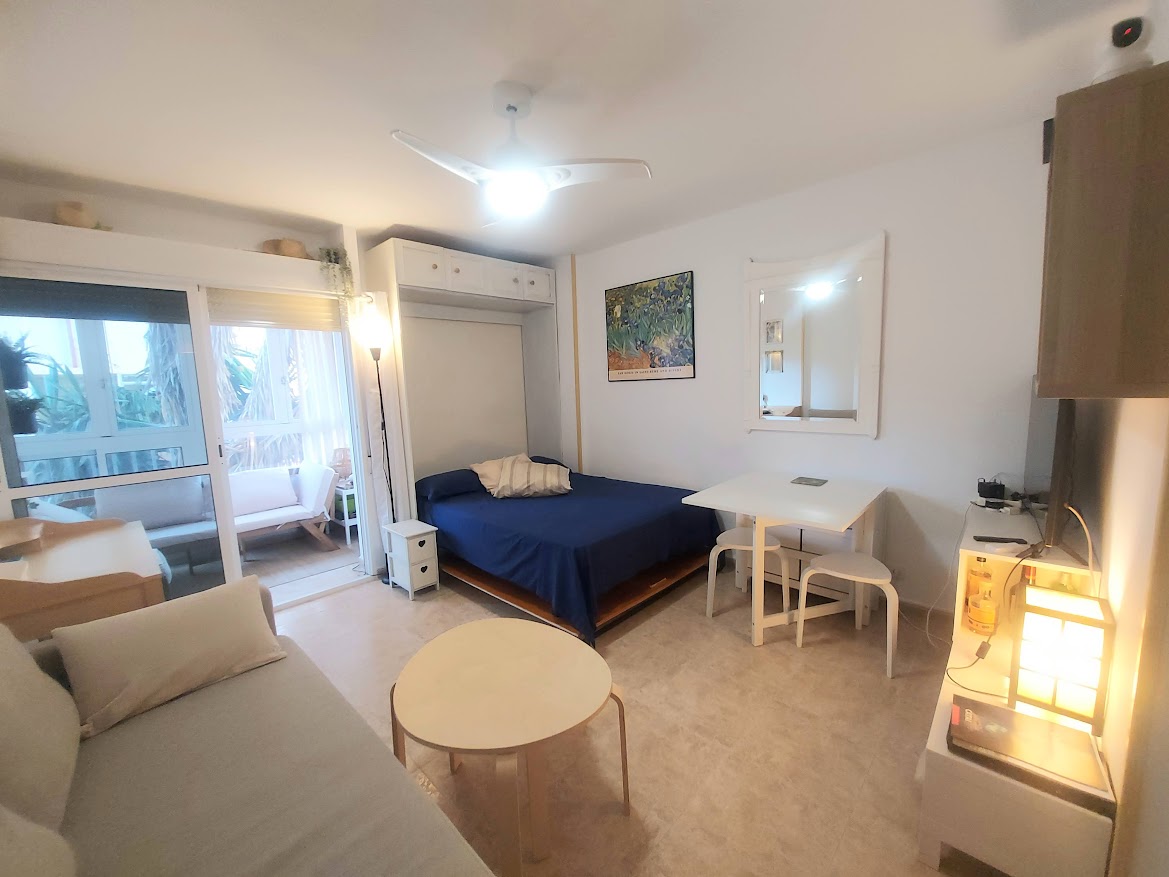 À LOUER DU 01/09/2026 AU 30/06/2027 BEL STUDIO À ARROYO DE LA MIEL (BÉNALDADENA)