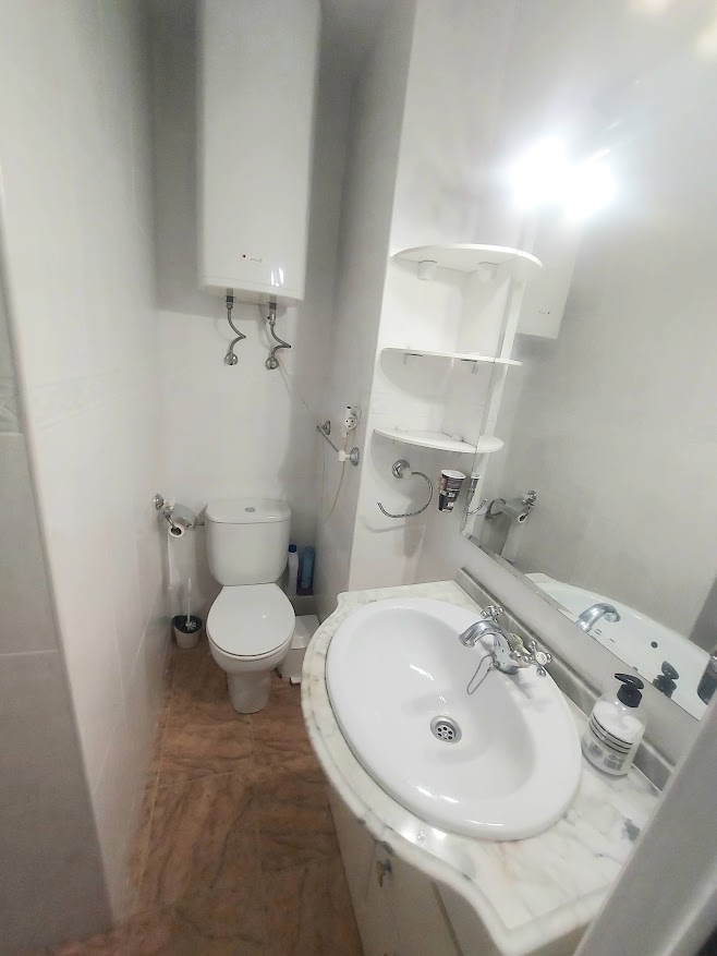 À LOUER DU 01/09/2026 AU 30/06/2027 BEL STUDIO À ARROYO DE LA MIEL (BÉNALDADENA)