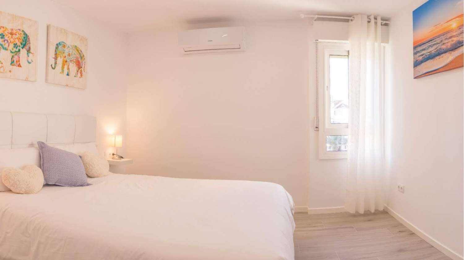 À LOUER DU 1.9.26 AU 30.6.267 BEL APPARTEMENT AVEC VUE SUR LA MER SUR LE CÔTÉ À ARROYO DE LA MIEL.