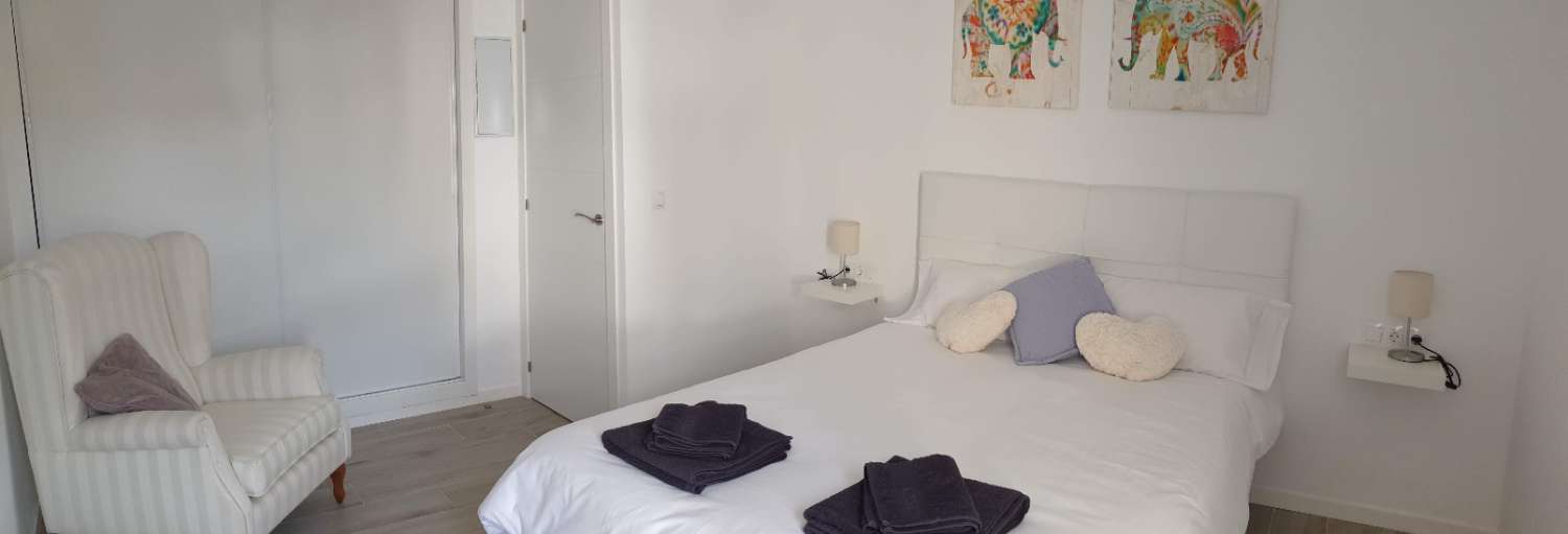 À LOUER DU 1.9.26 AU 30.6.267 BEL APPARTEMENT AVEC VUE SUR LA MER SUR LE CÔTÉ À ARROYO DE LA MIEL.