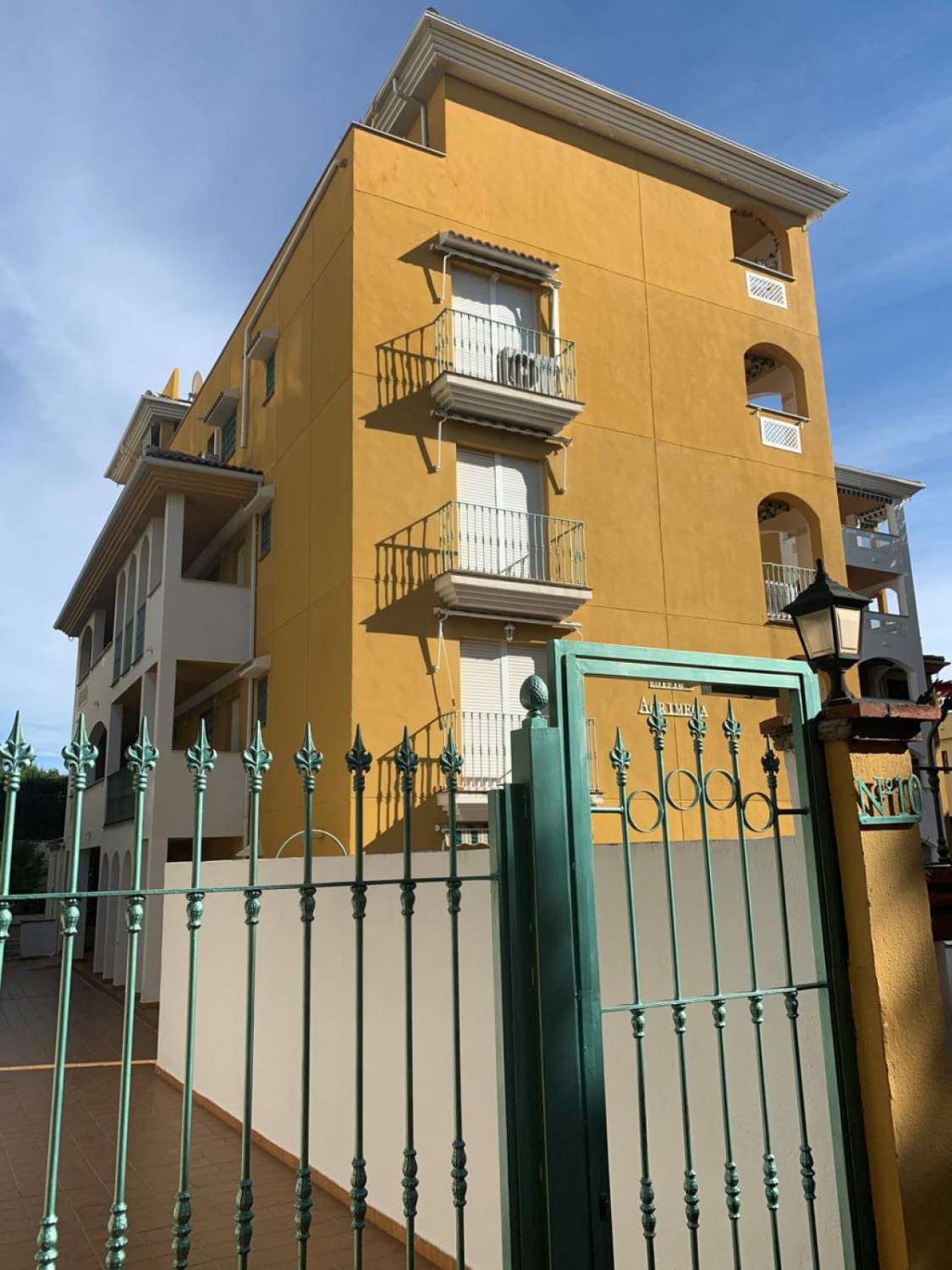 Petit Appartement saisonnière à Solymar - Puerto Marina (Benalmádena)