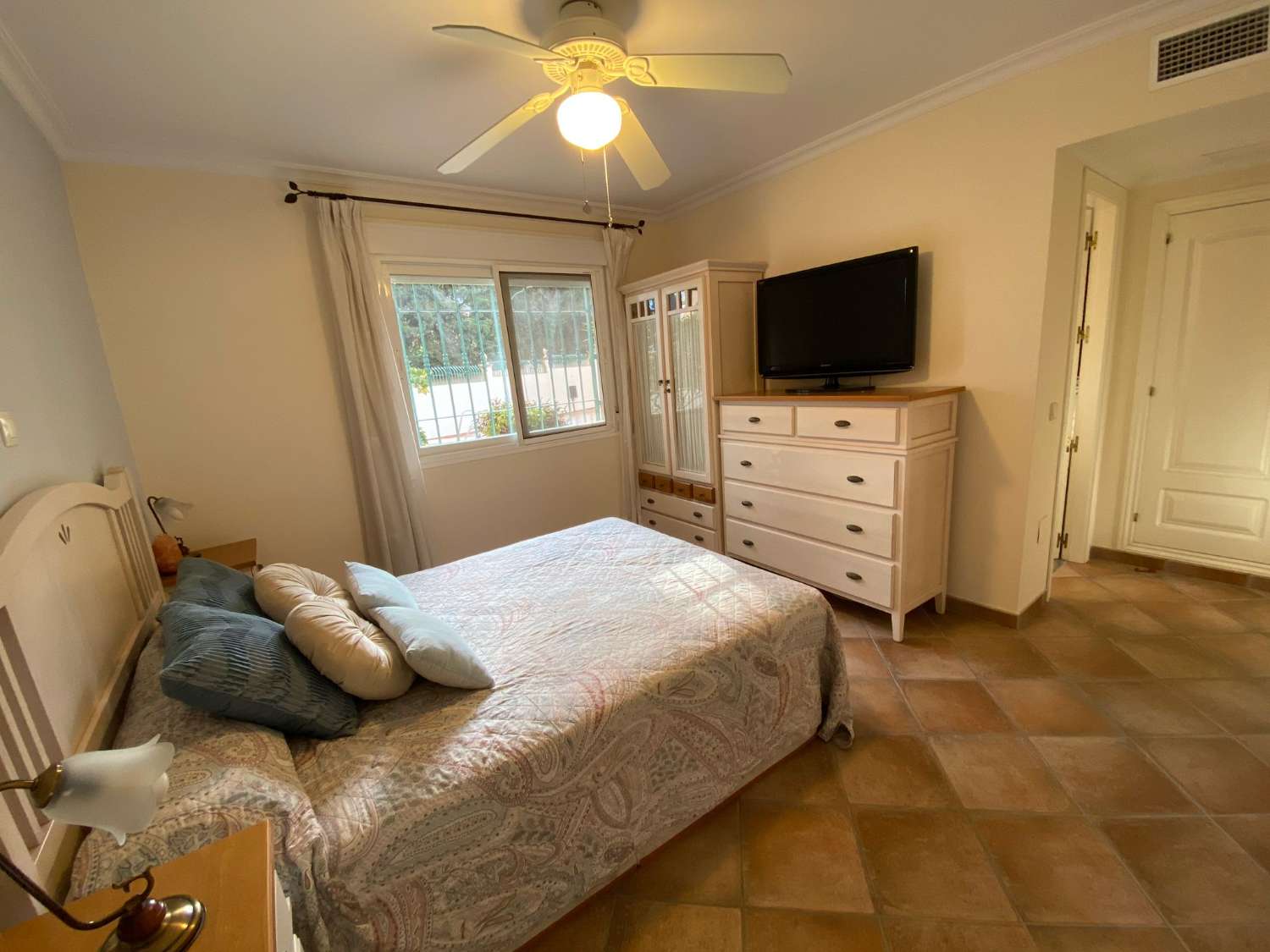 Petit Appartement saisonnière à Solymar - Puerto Marina (Benalmádena)