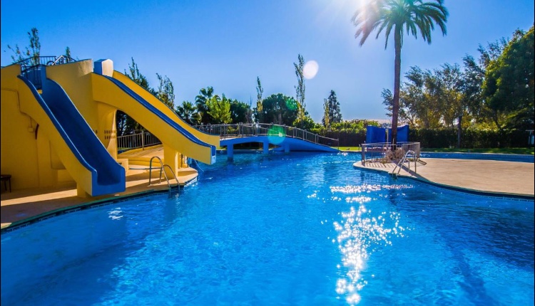 SE VENDE BONITO APARTAMENTO EN BENALMÁDENA CON VISTAS AL MAR