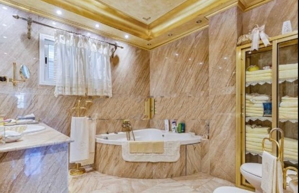 SE VENDE MAGNIFICO CHALET INDEPENDIENTE EN BENALMADENA