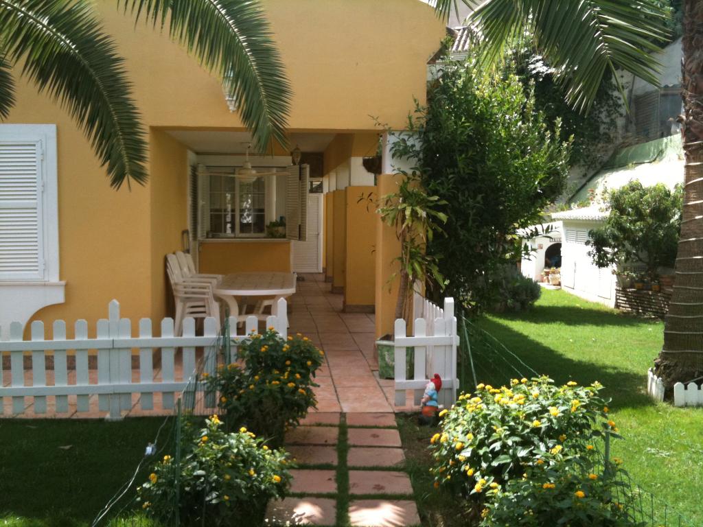 SE VENDE MAGNIFICO CHALET INDEPENDIENTE EN BENALMADENA