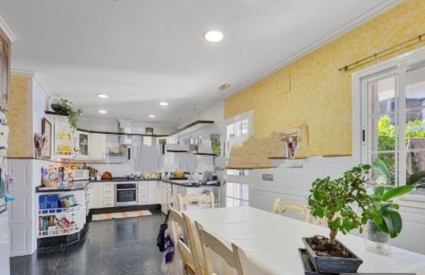 SE VENDE MAGNIFICO CHALET INDEPENDIENTE EN BENALMADENA