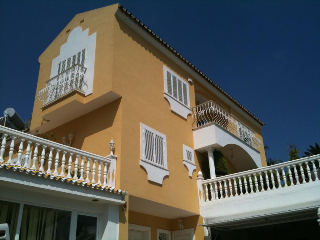 SE VENDE MAGNIFICO CHALET INDEPENDIENTE EN BENALMADENA